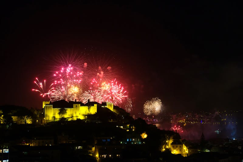  Lissabon - Neujahrsfeuerwerk - &copy;Sandra - stock.adobe.com