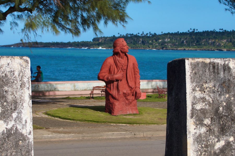 Kolumbus-Denkmal in Baracoa an der Ostküste Kubas – © Eberhardt TRAVEL - Andreas Böcker