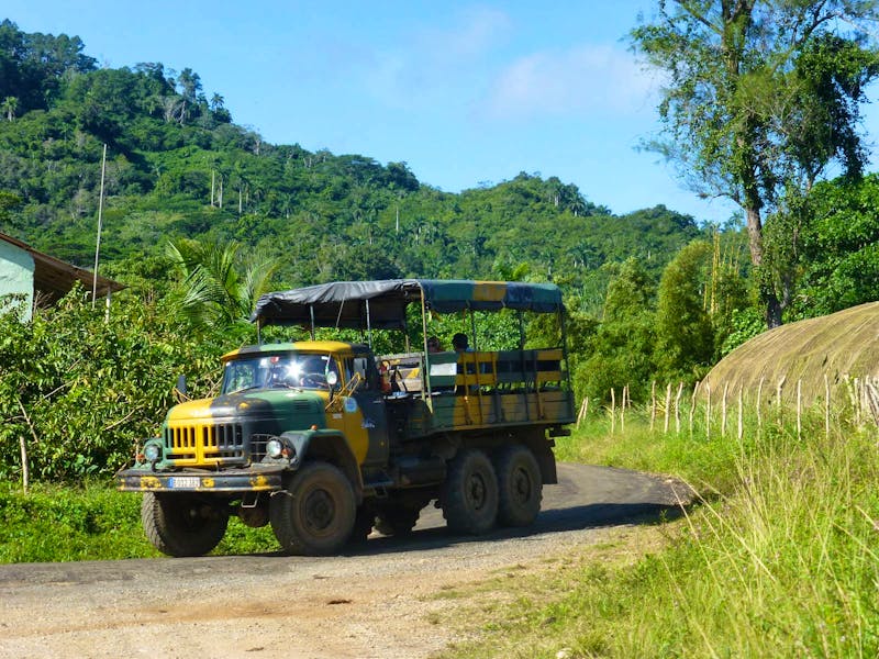 Lkw-Fhart in der Sierra del Escambray - ©Eberhardt TRAVEL - Benjamin Rodriguez Manzanares
