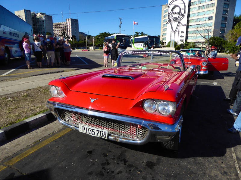 Oldtimer-Rundfahrt in Havanna - ©Sabine Letzybyll - Eberhardt TRAVEL