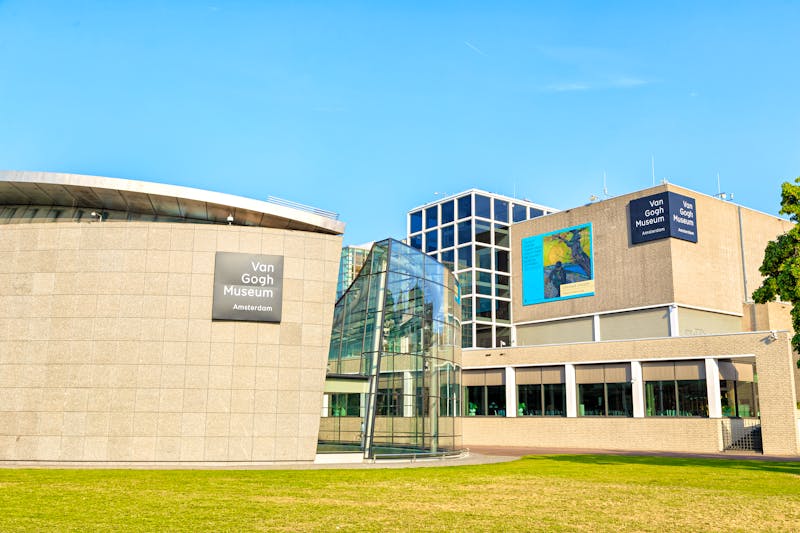 Van Gogh Museum in Amsterdam, Niederlande - ©©nikitamaykov - stock.adobe.com