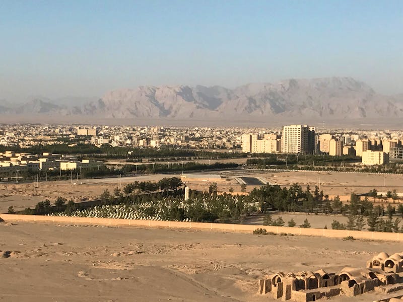 Yazd - Blick von den Türmen des Schweigens - ©Isabel Braksiek