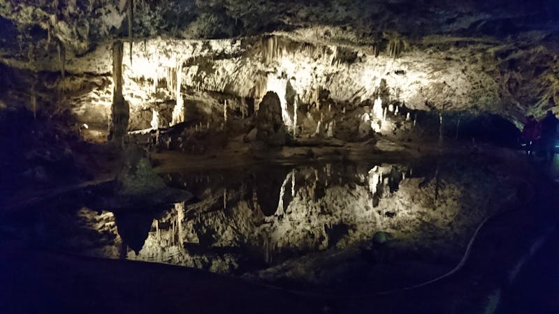 Spiegelungen in Punkva-Höhle - ©Stefan Jahnke