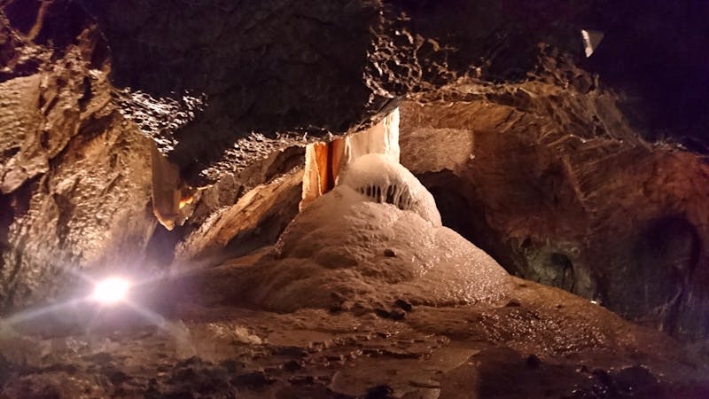 Überall Durchbrüche in der Punkva-Höhle - ©Stefan Jahnke