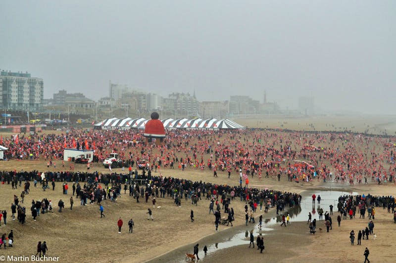 Neujahrsschwimmen in Scheveningen - ©Martin Büchner