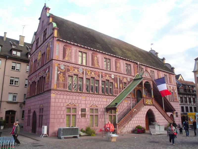 Rathaus in der Altstadt von Mulhouse im Elsass - &copy;Eberhardt TRAVEL