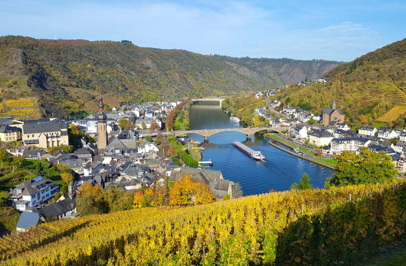 Blick von der Reichsburg auf Cochem an der Mosel - ©Eberhardt TRAVEL - Steffi Zimmermann