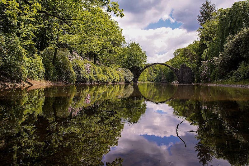 Rakotzbrücke im Rhododendronpark Kromlau - ©Dominic Wunderlich - Wikimedia