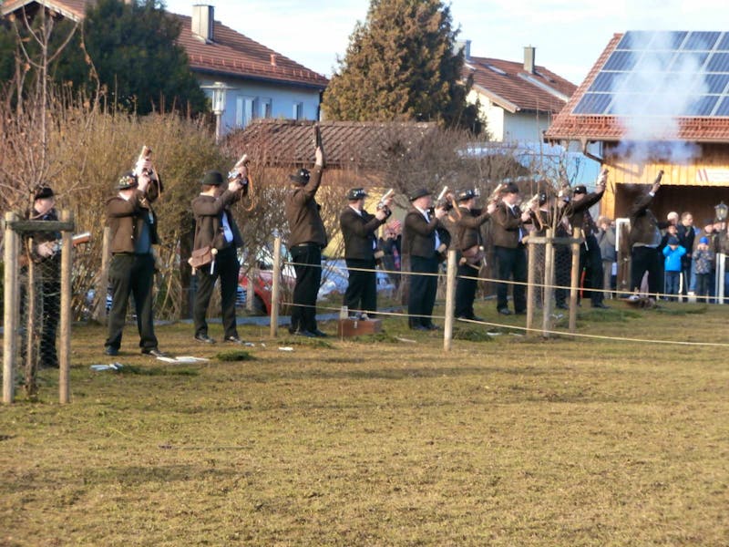 Böllerschützen am Neujahrstag - ©Ingrid Langer