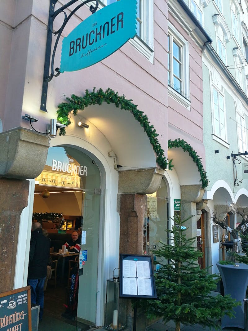 Linz - Cafe Bruckner am Hauptplatz - ©Michael Rass