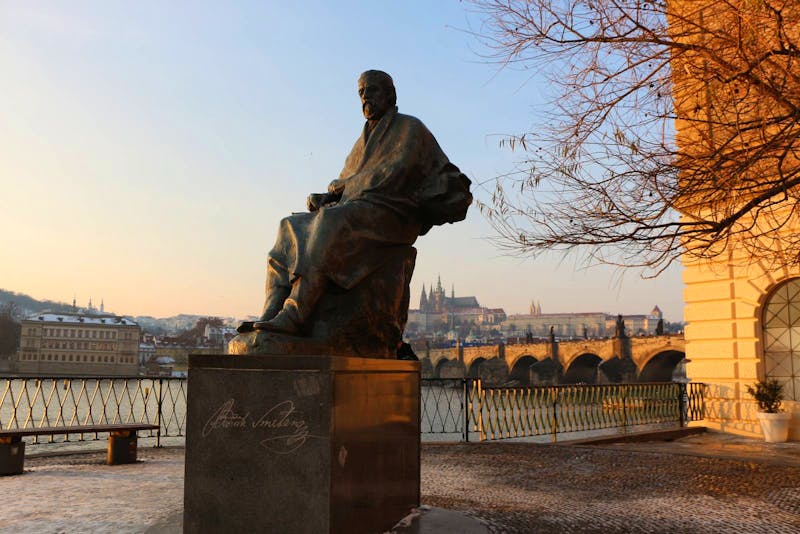 Prag - Smetana-Denkmal an der Moldau - ©Kristin Weigel