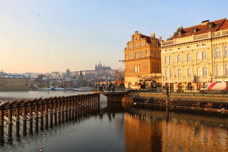 Prag - Smetana-Kai an der Moldau - ©Kristin Weigel