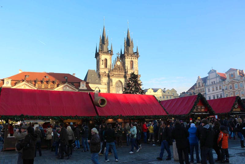 Prag - Teynkirche und Weihnachtsmarkt am Altstädter Ring - ©Kristin Weigel