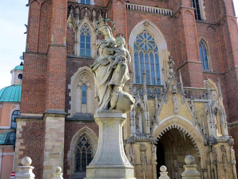 Eingang des Breslauer Doms - ©Marion Kottlos