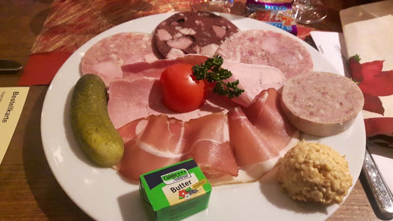 Steigerwälder Häckerbrotzeit im Weingut Runge in Dürrfeld  - ©Katrin Deutschbein - Eberhardt TRAVEL