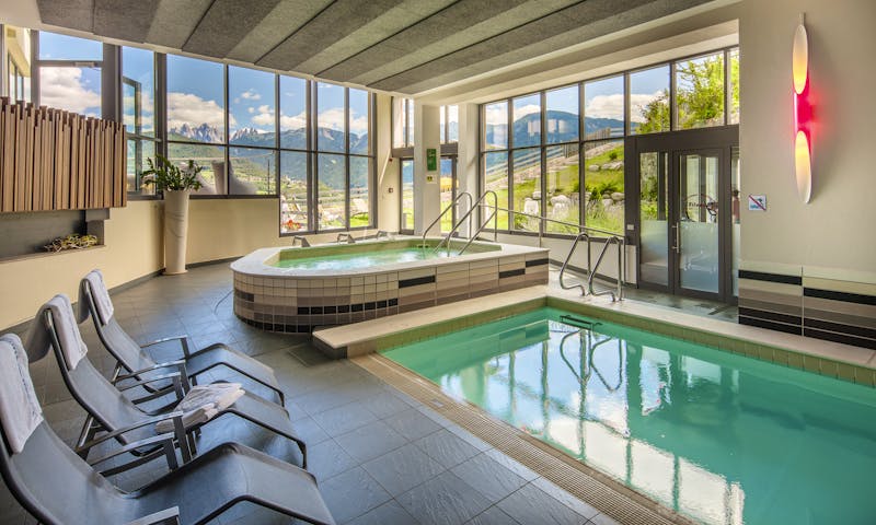Panorama-Wellness im Vinumhotel Feldthurnerhof  - ©klaus peterlin - allesfoto.com