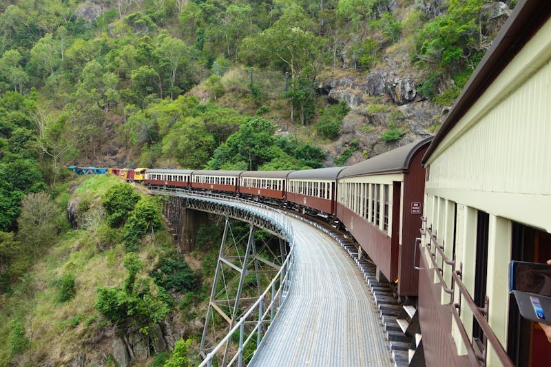 Mit der historischen Eisenbahn nach Kuranda durch den Regenwald wieder zurück nach Cairns - ©Benjamin Rodriguez Manzanares - Eberhardt TRAVEL