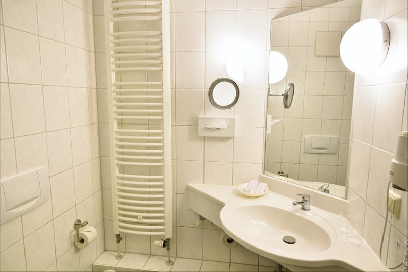 Badezimmerbeispiel – ©Strandhotel Baabe