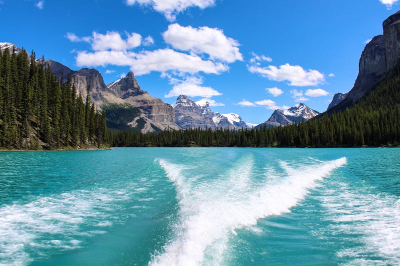 Der Maligne Lake im Jasper-Nationalpark in Westkanada - ©Bild von Dennis Larsen auf Pixabay