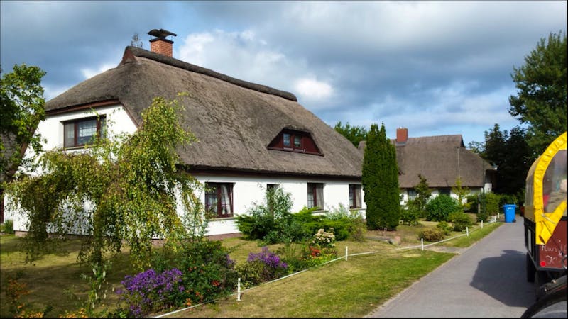 reetgedeckte Häuser auf Hiddensee - ©Eberhardt TRAVEL GmbH