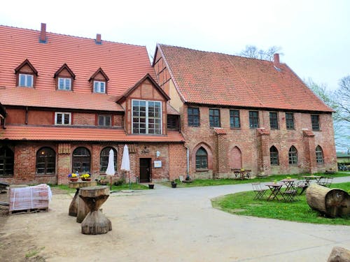 Kloster Rühn - Klosterschenke &ndash; &copy; Schiwago - Wikimedia