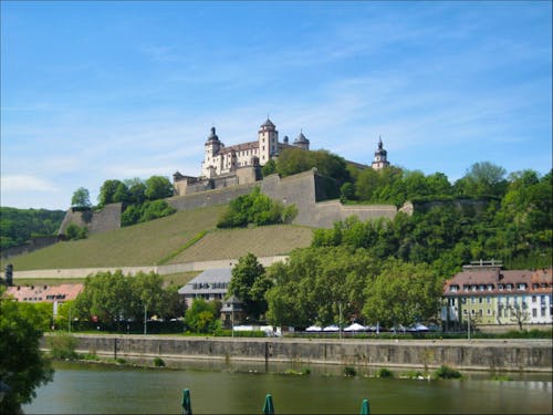 Würzburg - Blick zur Festung Marienberg &ndash; &copy; Kerstin Veit