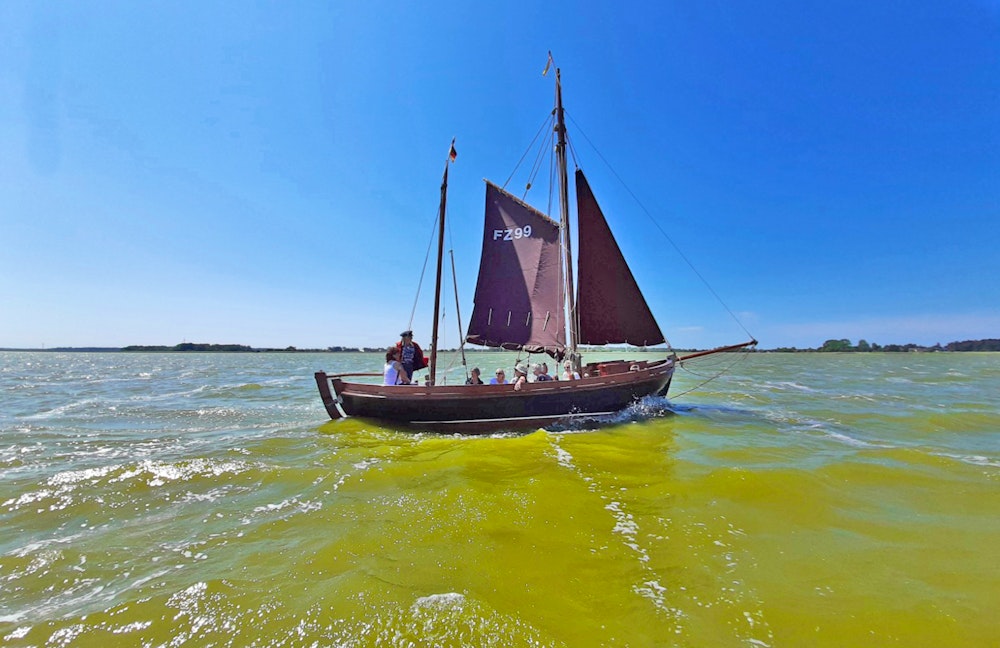 Zeesenboot-Fahrt auf dem Bodden - Darß – © Eberhardt TRAVEL - Katrin Deutschbein