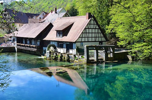 Hammermühle am Blautopf &ndash; &copy; Olga Ernst - Wikimedia