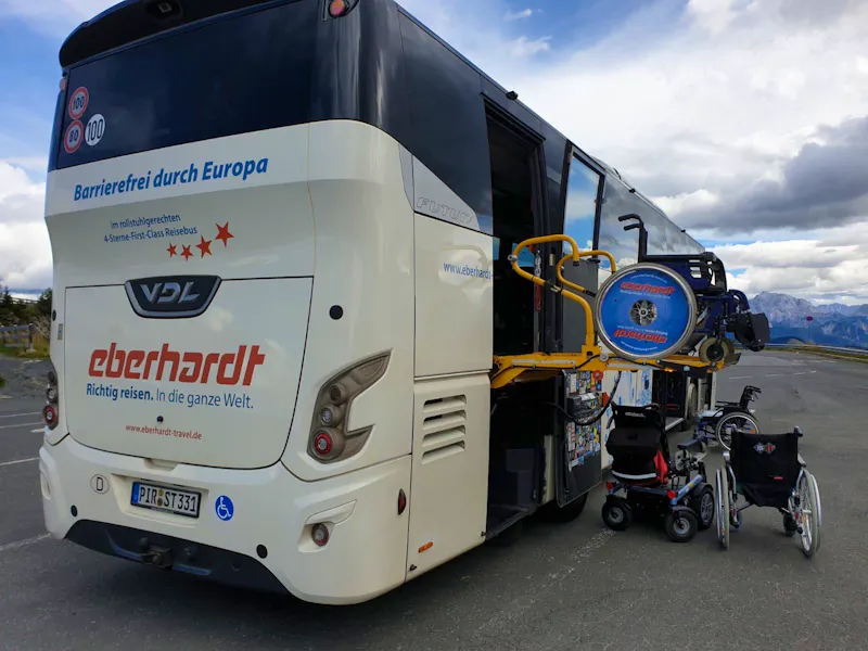 Rollibus in Kärtnen - &copy;Jörg Nesse / Eberhardt TRAVEL