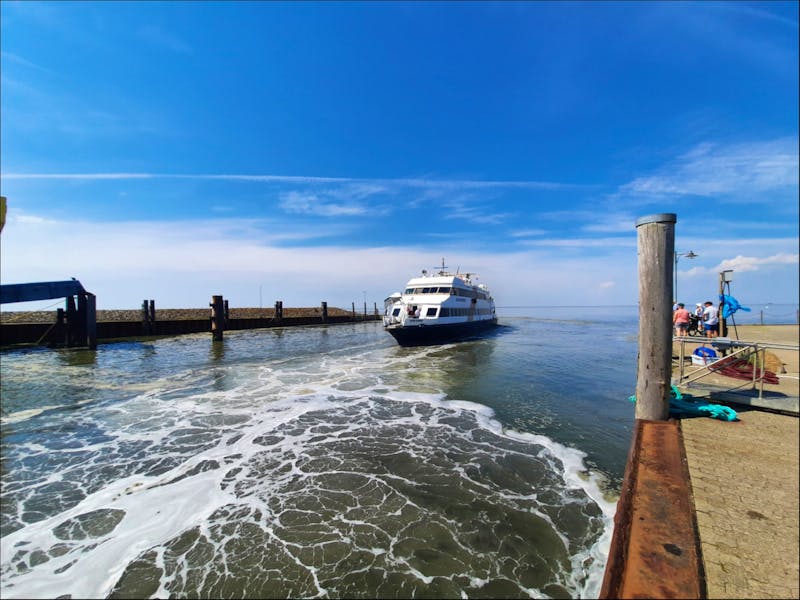 Fähre zur Hallig Hooge an der Nordsee - ©Eberhardt TRAVEL - Franziska Bergmann