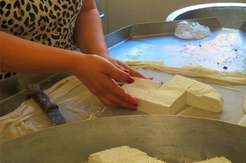 Halloumi-Käse Herstellung auf Zypern - ©Eberhardt TRAVEL - Bianca Demmer