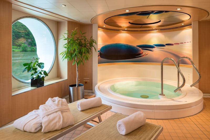 MS MAXIMA Wellnessbereich - ©nicko cruises