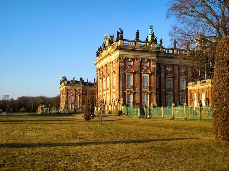 Schloss in Potsdam - &copy;Bild von Ronile auf Pixabay