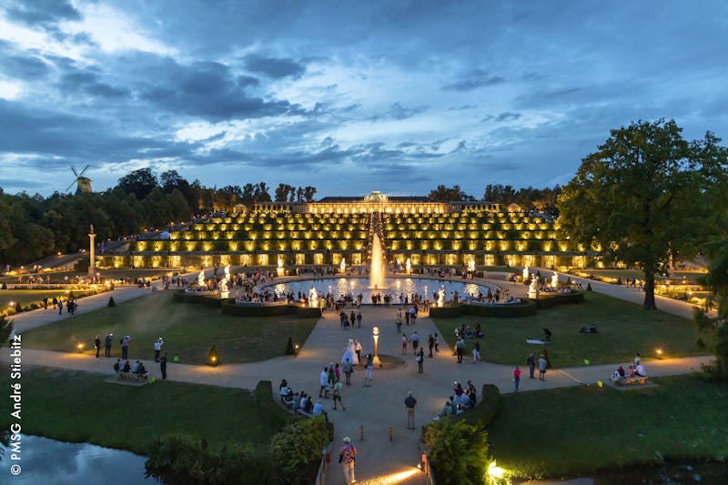 Potsdamer Schlössernacht - Schloss Sanssouci hell erleuchtet - ©PMSG Andre Stiebitz