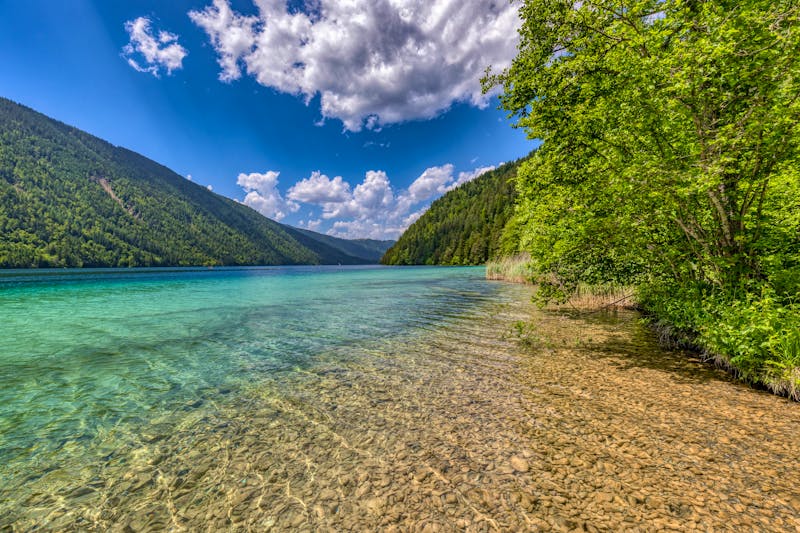 Weissensee in Kärnten - Blick auf das türkisblaue Wasser - ©Pixabay