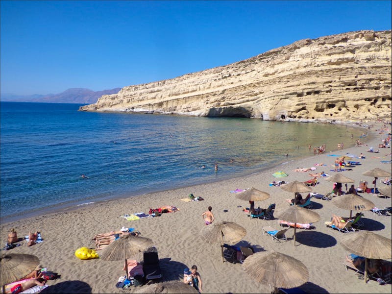 Strand von Matala auf Kreta - ©Eberhardt TRAVEL - Karolin Kühn