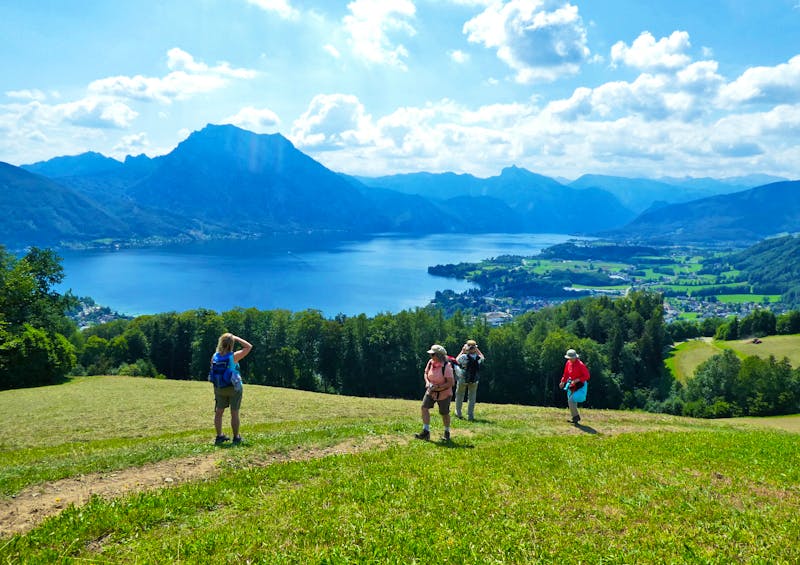 Wanderung mit Blick zum Traunsee und Traunstein - ©Eberhardt TRAVEL - Vicky Kern