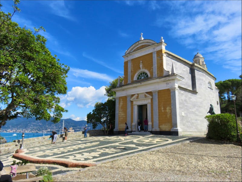 Portofino – Kirche San Giorgio - ©Marion Kottlos