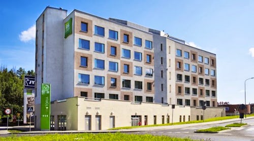Polen, Waldenburg, ibis Styles Walbrzych, Außenfassade – © Ratehawk