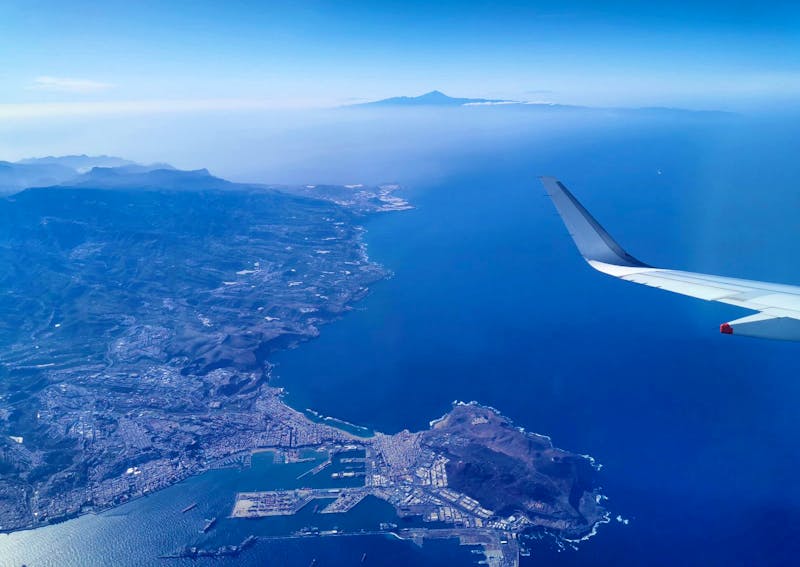 Flug über Gran Canaria - im Hintergrund der Teide auf Teneriffa - ©Eberhardt TRAVEL - Isabel Zwanzig