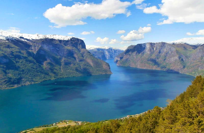 Blick in den mächtigen Sognefjord - &copy;Eberhardt TRAVEL - Ingrid Langer