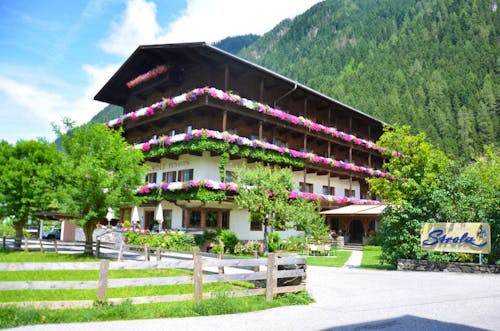 Hotel Strolz - Aussenansicht &ndash; &copy; Hotel Strolz