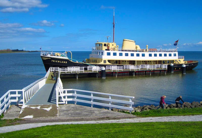 Dampfschiff MS Friesland am Ijsselmeer - ©Eberhardt TRAVEL - Gisela Gerlach