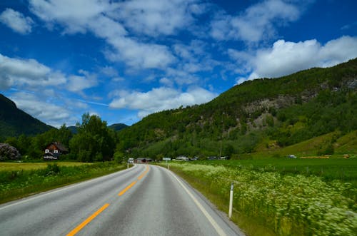 Busfahrt durch das Gudbrandsdal in Norwegen &ndash; &copy; Eberhardt TRAVEL - Konrad Füssel