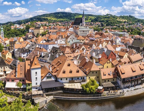 Blick auf die Altstadt von Böhmisch Krumau (Cesky Krumlov) und die Moldau – © Pixabay