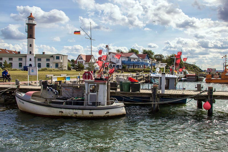 Insel Poel - Timmendorf Hafen und Leuchtturm - ©Derzno - Wikimedia