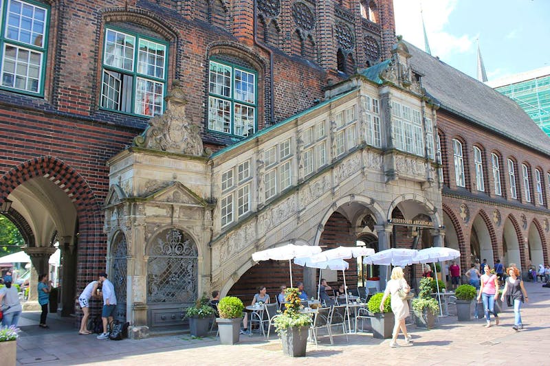 Lübeck - Arkadencafe Niederegger am Rathaus - ©Andrzej Otrebski - Wikimedia