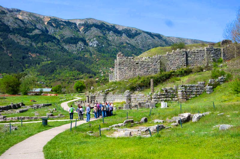Reisegruppe an der Ausgrabungsstätte von Dodona - ©Eberhardt TRAVEL - Peter Rudolph