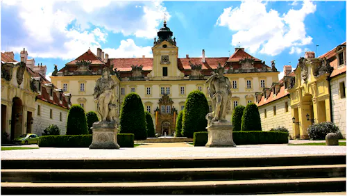 Schloss Valtice &ndash; &copy; Jiri Novak - Wikimedia
