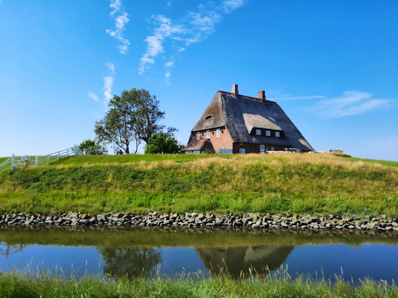 Kirchwarft auf Hallig Hooge - ©Franziska Bergmann
